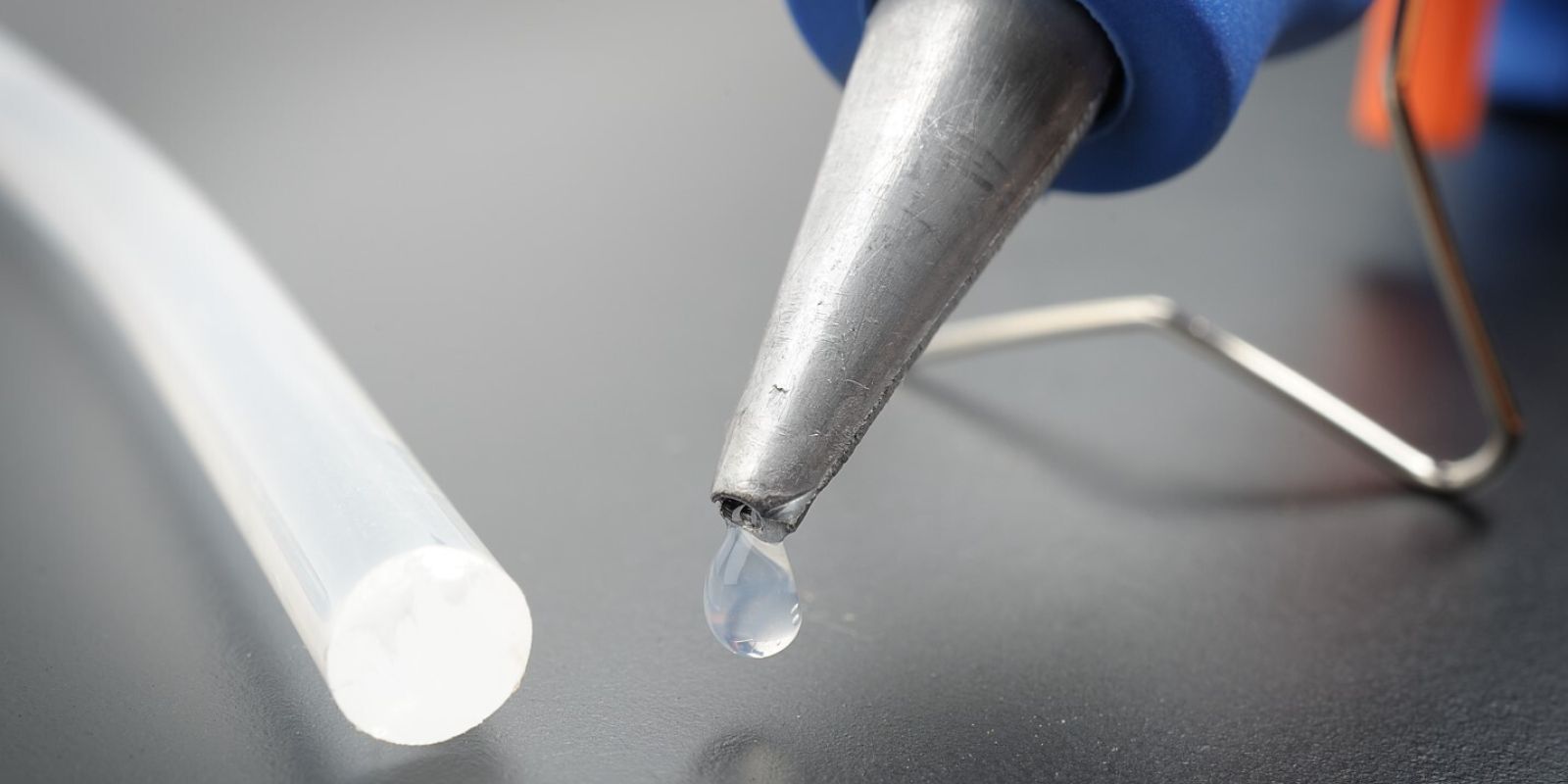 Ömledékragasztó: gyors és egyszerű megoldás, ha ragasztásról van szó