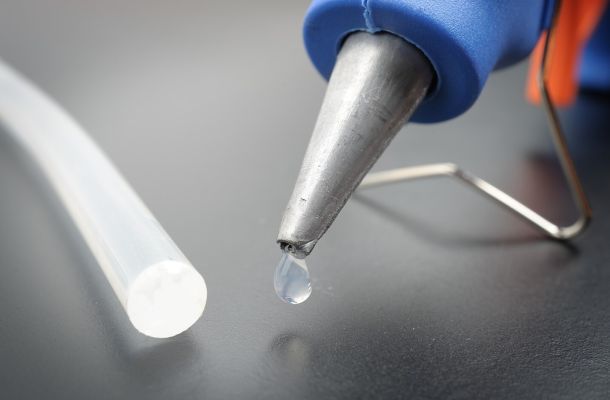 Ömledékragasztó: gyors és egyszerű megoldás, ha ragasztásról van szó